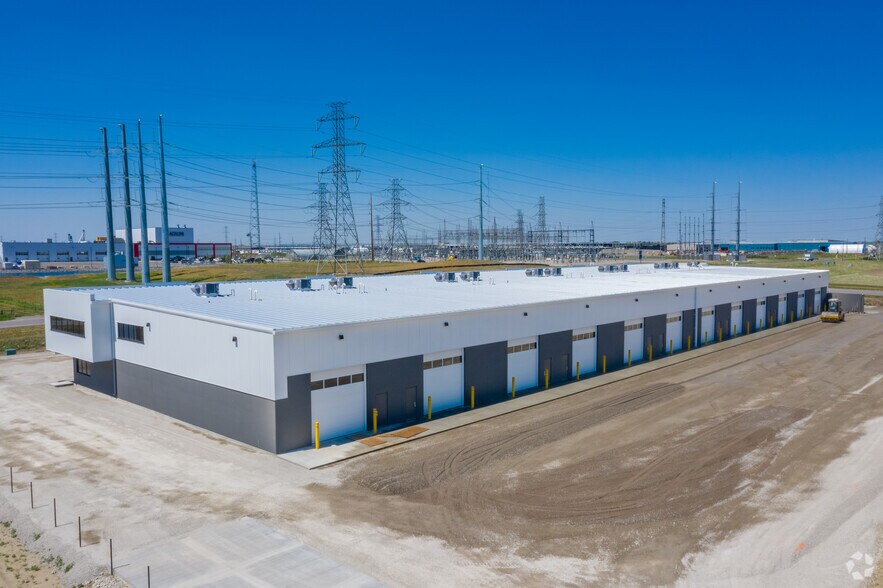 More Photos Of 505 Carmek Blvd SE, Rocky View No 44 Warehouse For Lease