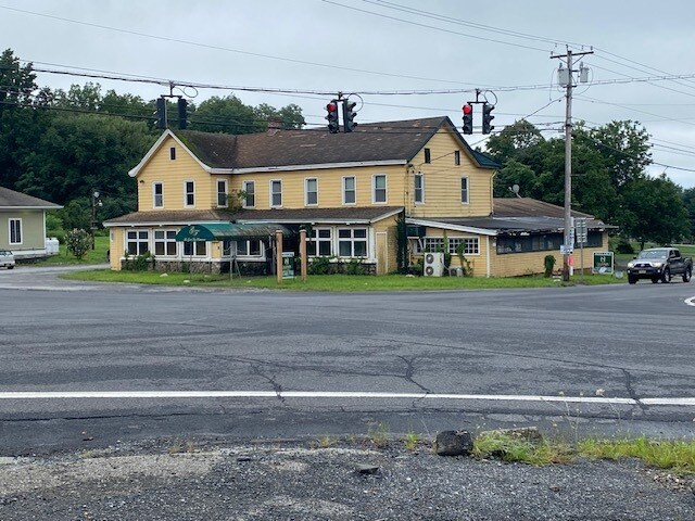 More Photos Of 600 Route 208, Gardiner Freestanding For Sale