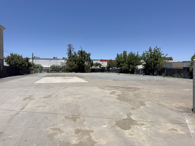 More Photos Of 85 Old Tully Rd, San Jose Service For Lease