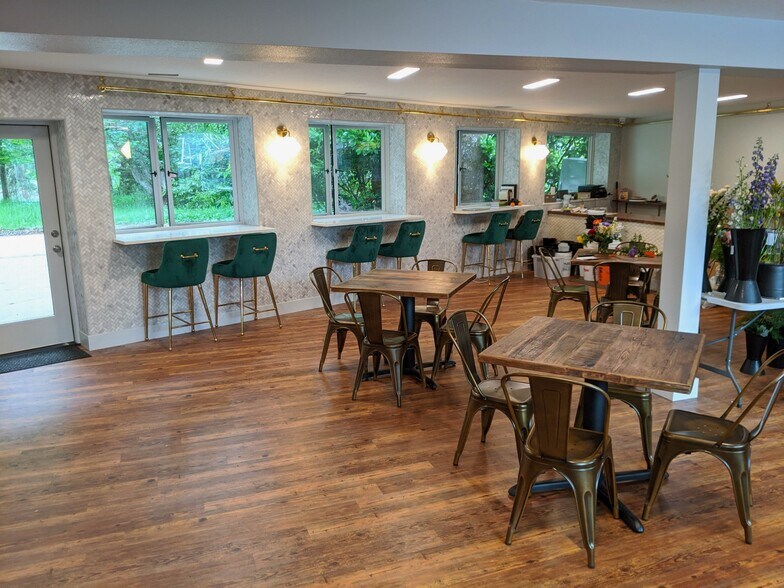 More Photos Of 3533 NE Everett St, Camas Restaurant For Sale