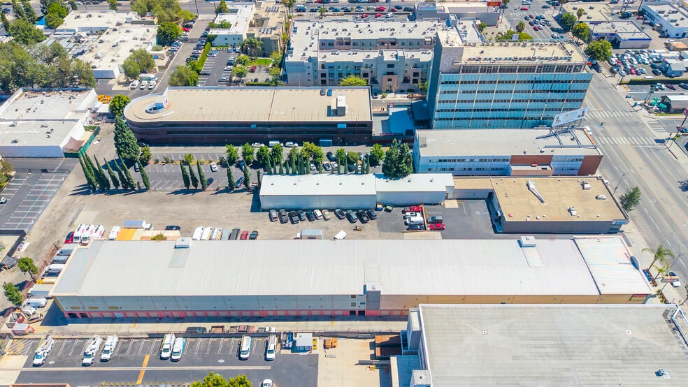 More Photos Of 6856 Van Nuys Blvd, Van Nuys Freestanding For Sale