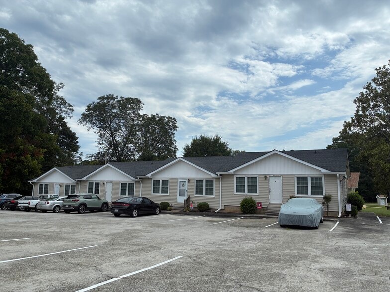More Photos Of 711 E Howell St, Hartwell Apartments For Sale