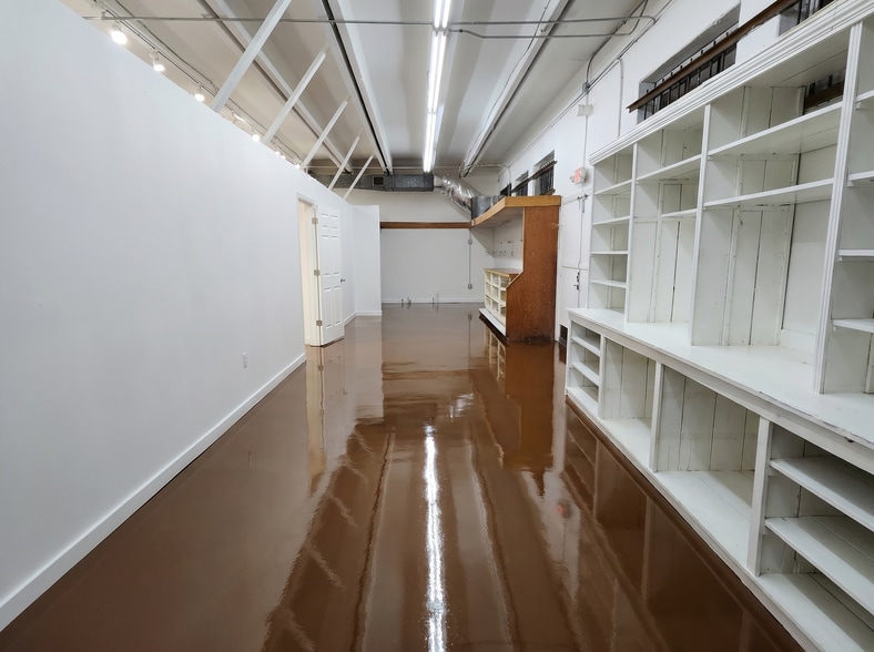 More Photos Of 4802 Charlotte Pike, Nashville Storefront For Lease