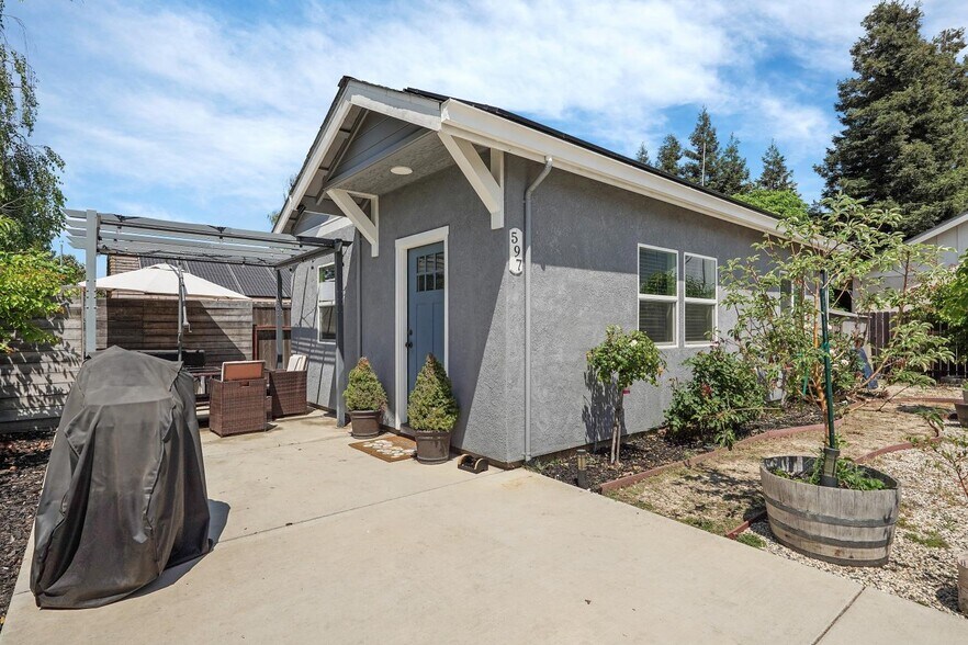 More Photos Of 595 E Augusta St, Woodbridge Apartments For Sale