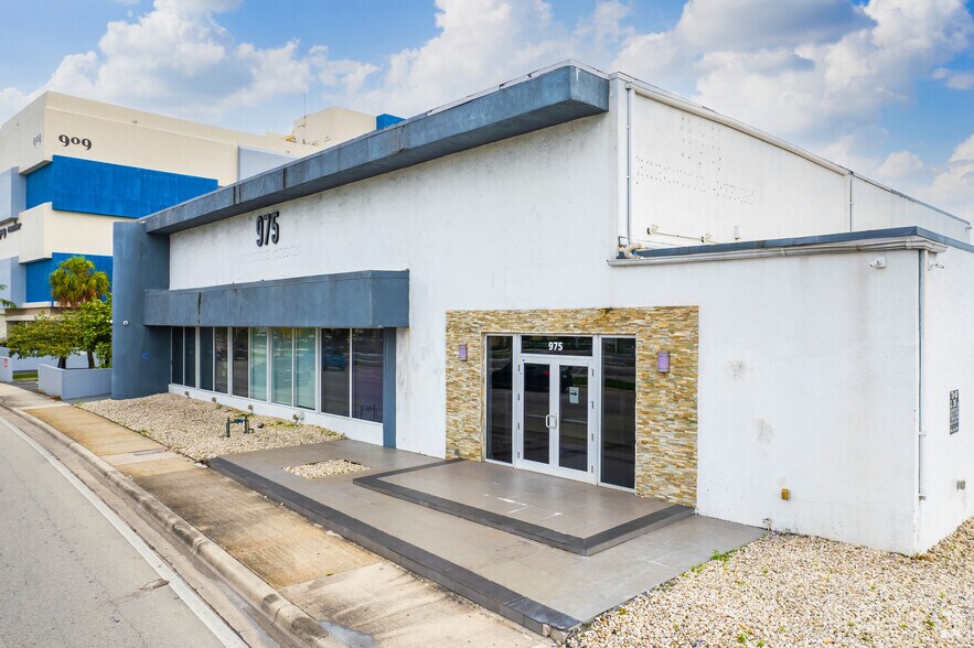 More Photos Of 975 N Miami Beach Blvd, North Miami Beach Coworking Space