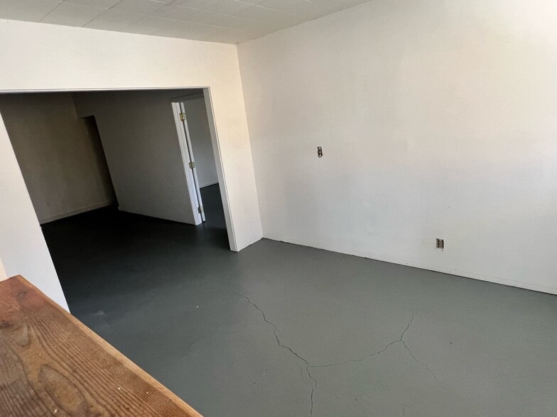 More Photos Of 1775-1783 Callens Rd, Ventura Warehouse For Lease