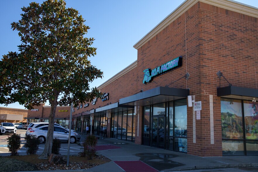 More Photos Of 10716-10860 N Beach St, Keller Unknown For Lease