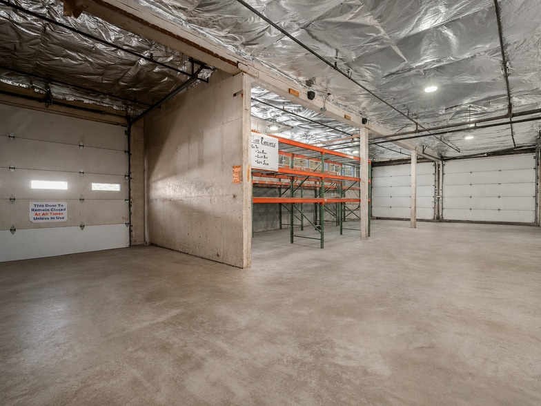 More Photos Of 109 Talcott Rd, West Hartford Manufacturing For Sale