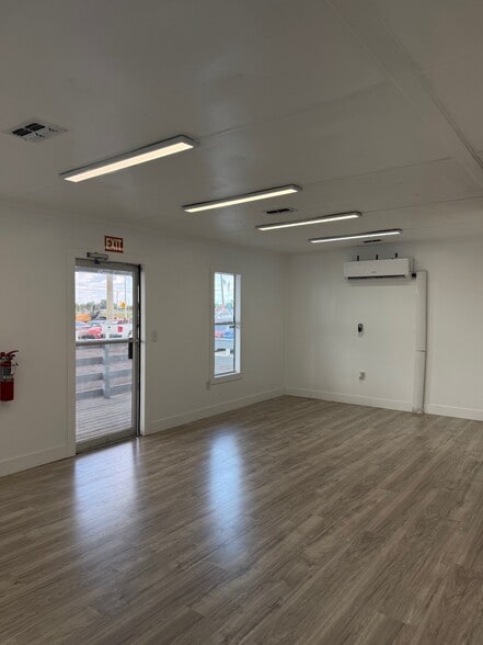 More Photos Of 1505 W Landstreet Rd, Orlando Auto Dealership For Lease