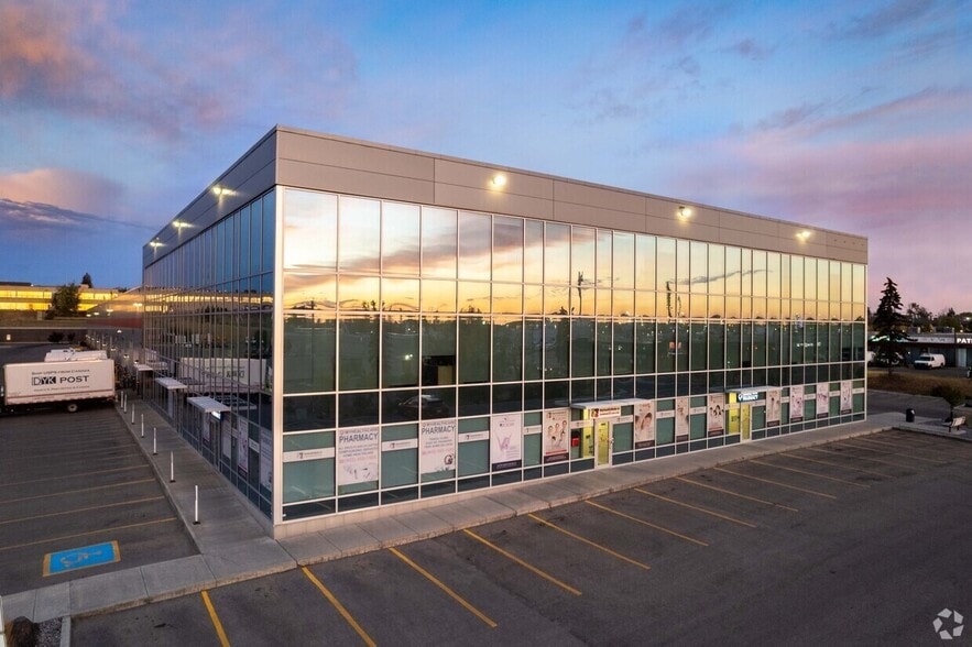 More Photos Of 3105-3223 5 Ave NE, Calgary Office For Sale