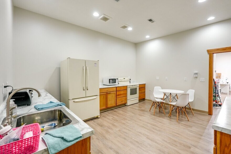 More Photos Of 2149 Wadsworth Rd, Norton Office For Sale
