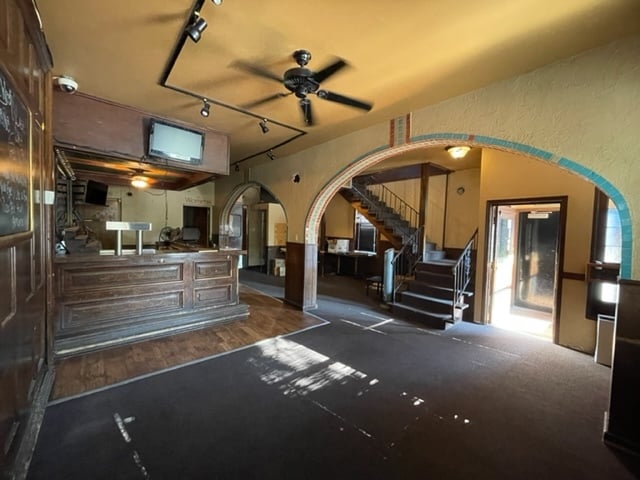More Photos Of 2101 Menard St, Saint Louis Restaurant For Lease