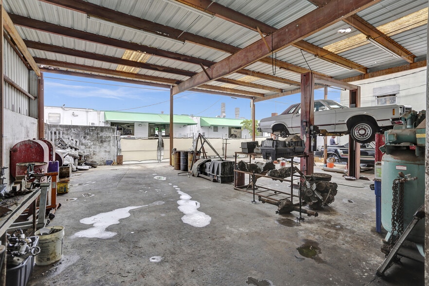 More Photos Of 1040 NE 44th St, Oakland Park Auto Repair For Sale