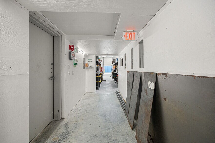 More Photos Of 15002 Bj Dusek Rd, Wallis Flex For Sale