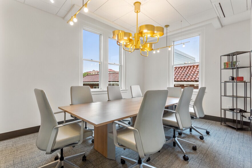 More Photos Of 312 Sycamore St, Decatur Office For Sale