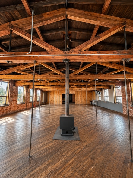 More Photos Of 1041 State St, New Haven Industrial For Lease