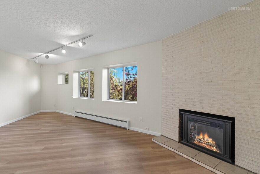 More Photos Of 3020-3024 SW 12th Ave, Portland Apartments For Sale