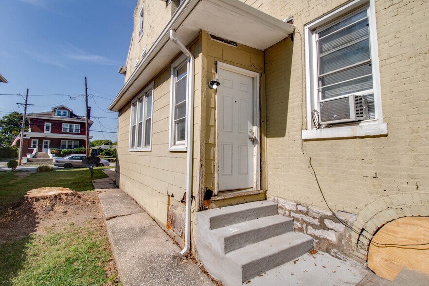 More Photos Of 1011 State St, Alton Apartments For Sale