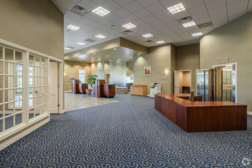 More Photos Of 2100 S Illinois St, Belleville Coworking Space