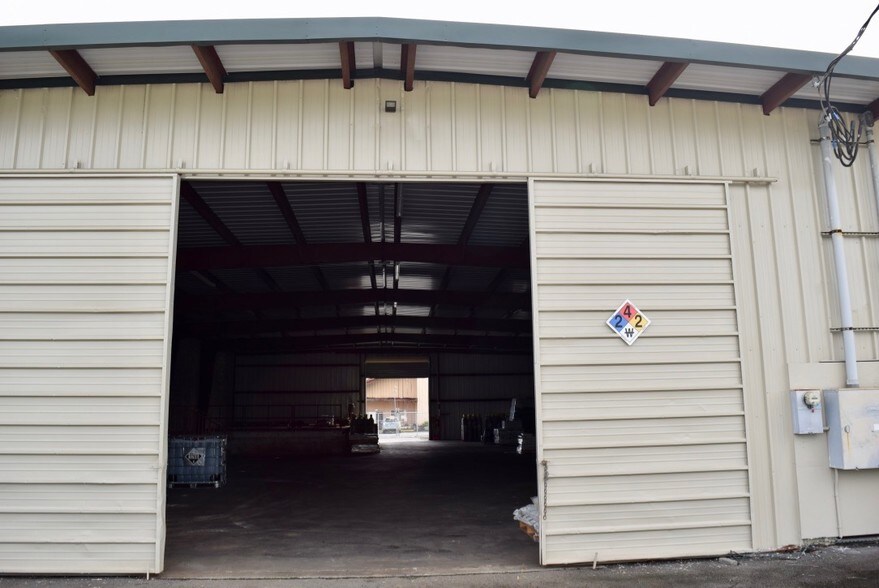 More Photos Of 831 Iolani St, Hilo Manufacturing For Lease
