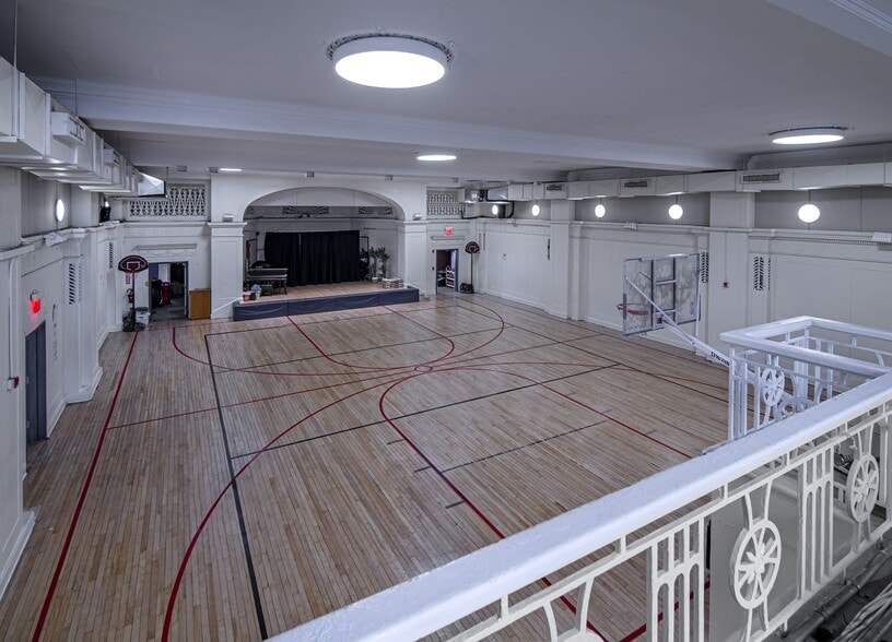More Photos Of 150 W 85th St, New York Schools For Sale