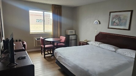 More Photos Of 5 Cavalry Dr, Wenona Hotel For Sale