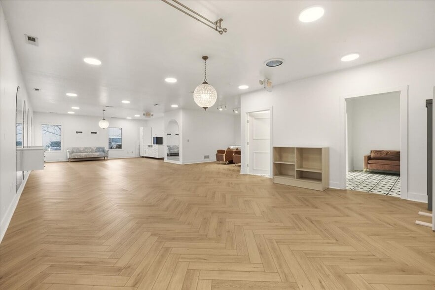 More Photos Of 1684 Venture Dr, Mount Vernon Office For Sale