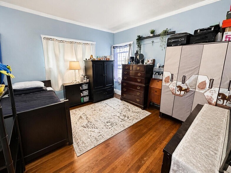 More Photos Of 3040 E 19th St, Oakland Apartments For Sale