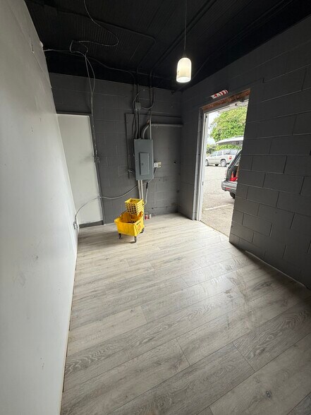 More Photos Of 485 Rainier Ave S, Renton Freestanding For Sale