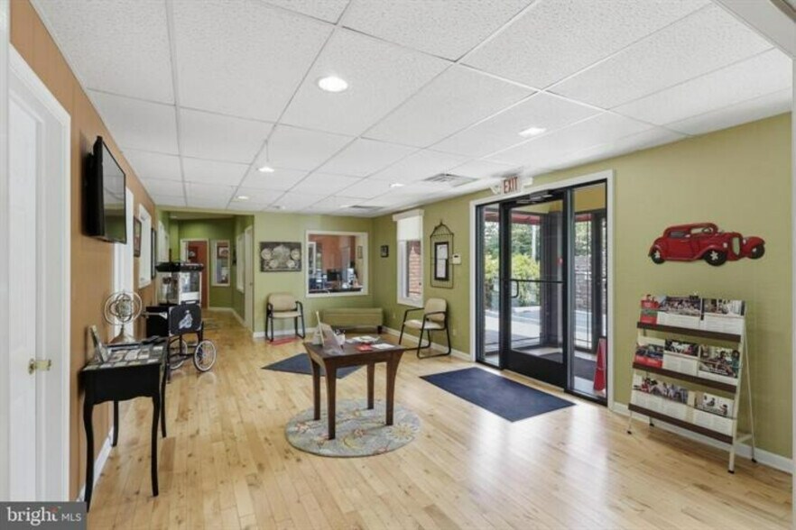 More Photos Of 23 S Colonial Dr, Hagerstown Office For Sale