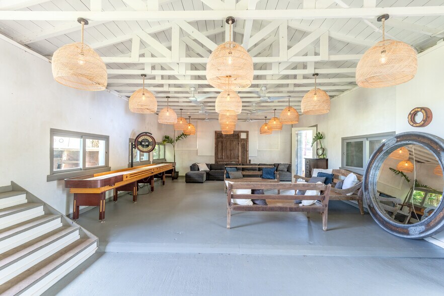 More Photos Of 65 Hana Hwy, Paia Restaurant For Lease
