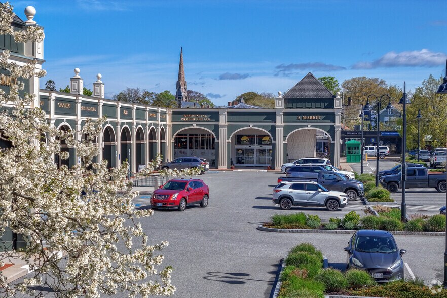 More Photos Of 181 Bellevue Ave, Newport Storefront For Lease