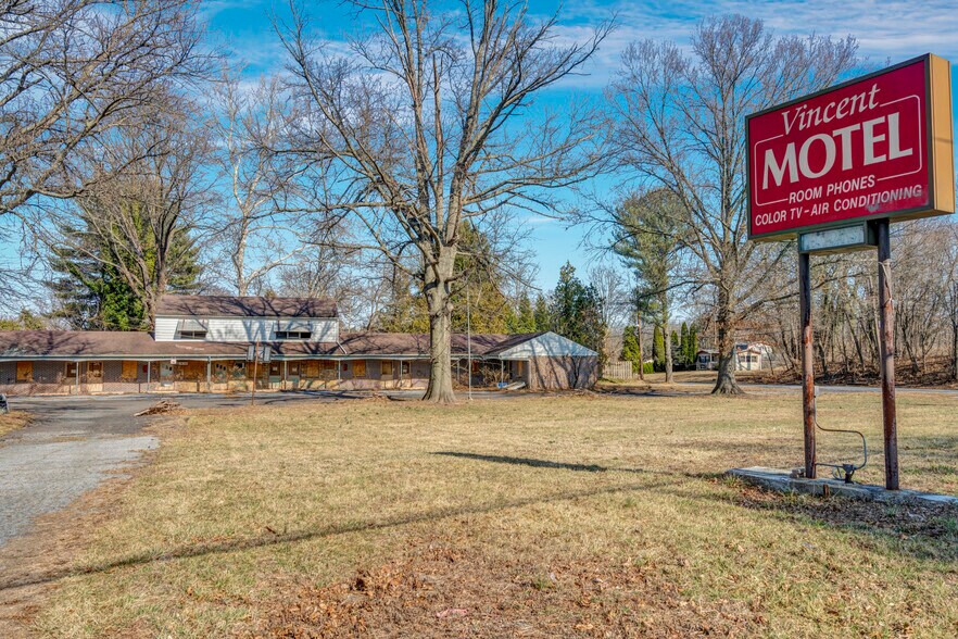 More Photos Of 3585 Schuylkill Rd, Spring City Hotel For Sale