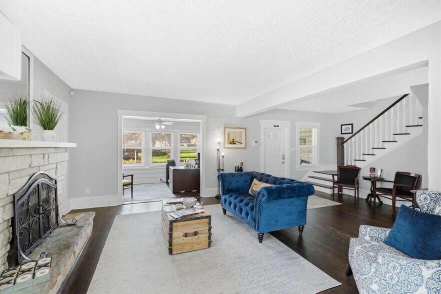 More Photos Of 1322 3rd Ave W, Bradenton Office Residential For Sale