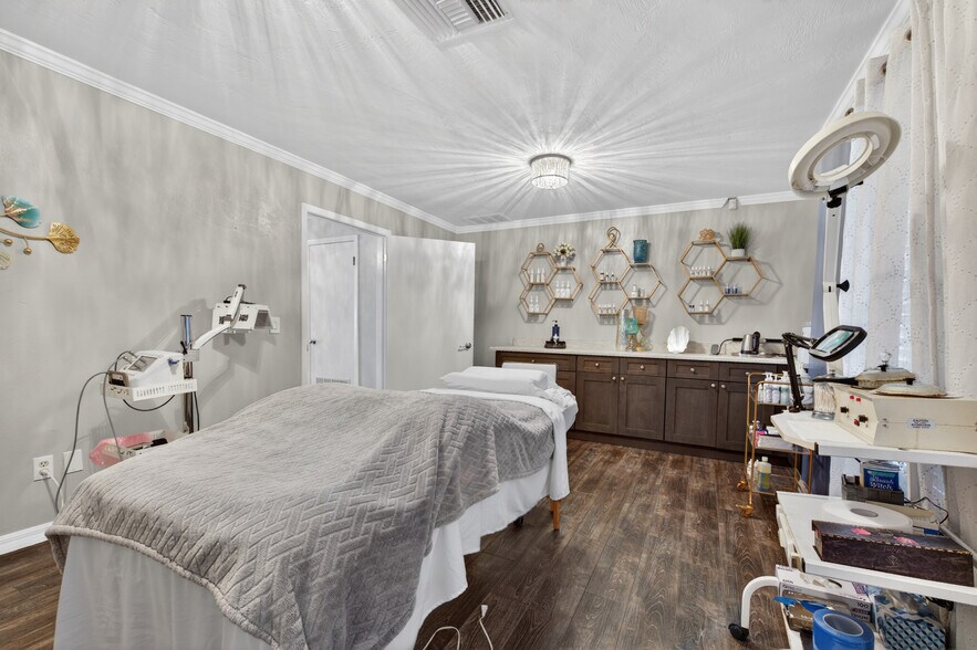 More Photos Of 555 W Granada Blvd, Ormond Beach Medical For Sale