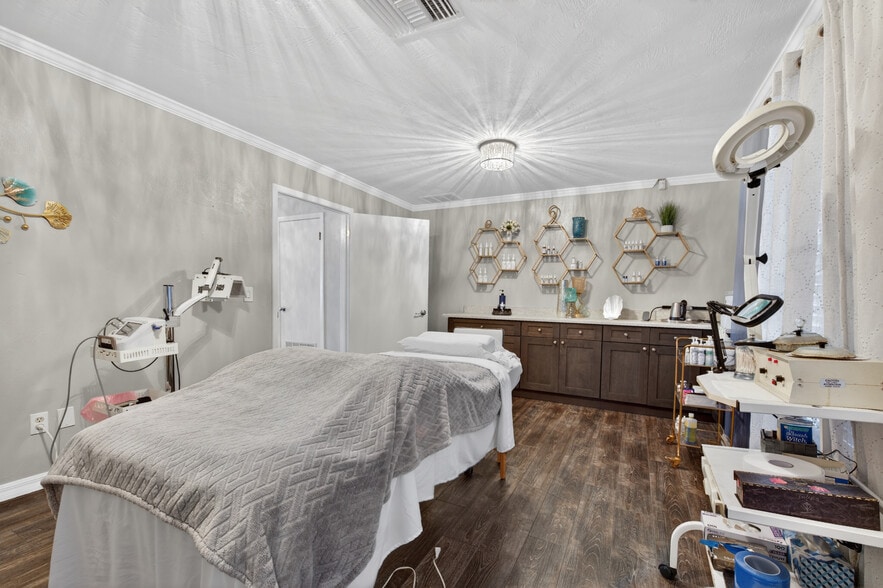 More Photos Of 555 W Granada Blvd, Ormond Beach Medical For Sale