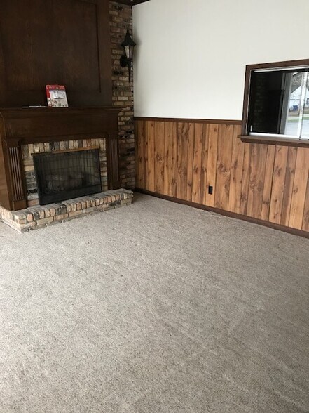 More Photos Of 1700-1720 West Blvd, Kokomo Unknown For Lease