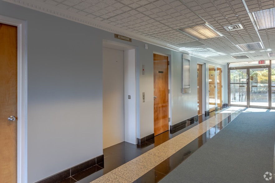 More Photos Of 2545-2555 Hempstead Tpke, East Meadow Unknown For Lease