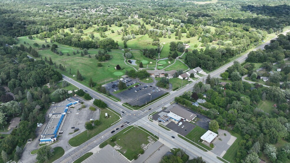 More Photos Of 6020 Davison Rd, Burton Freestanding For Lease