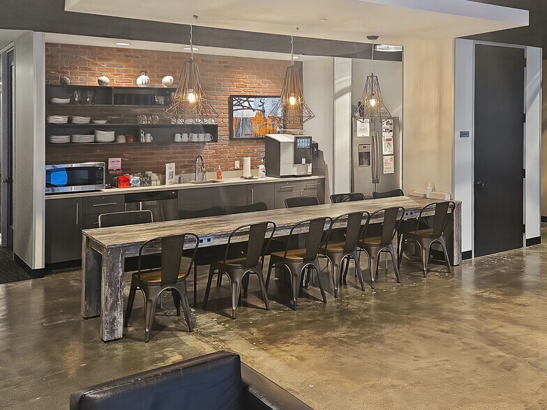More Photos Of 3000 El Camino Real, Palo Alto Coworking Space