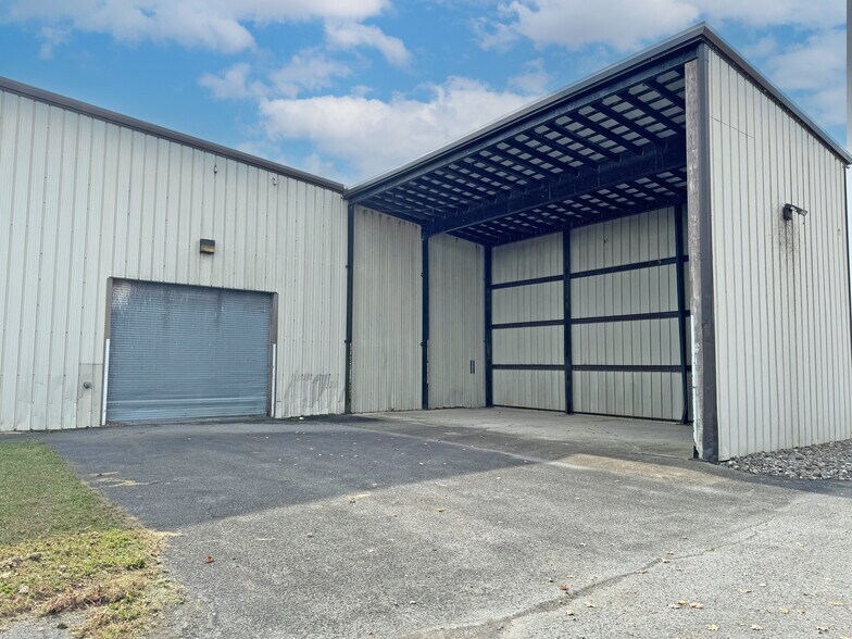 More Photos Of 115 Airport Rd, Selinsgrove Industrial For Lease