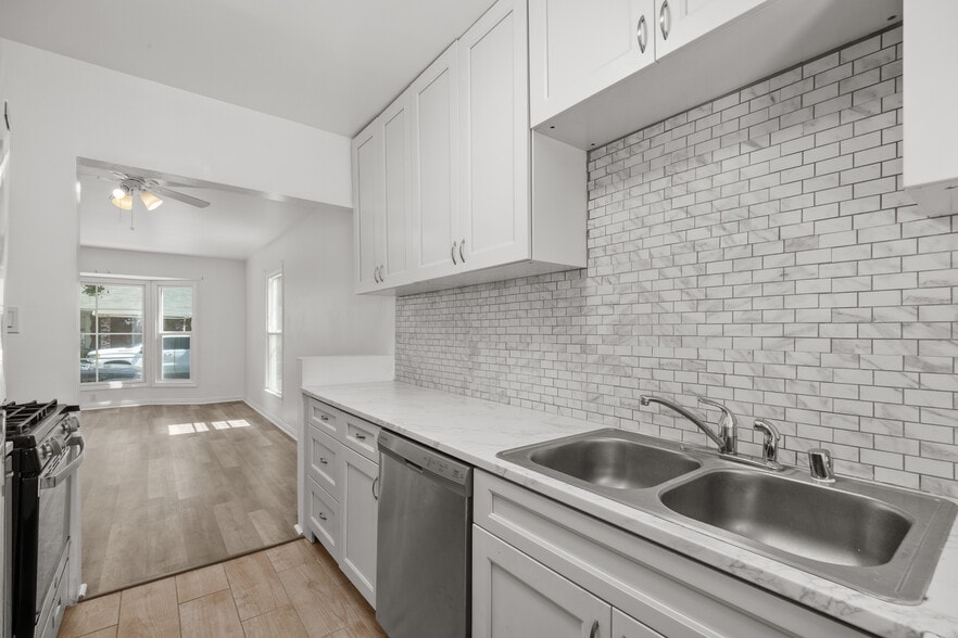 More Photos Of 8710 Sherwood Dr, West Hollywood Multifamily For Sale