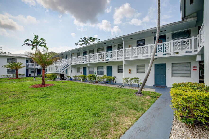 More Photos Of 1916 SW 11th St, Fort Lauderdale Apartments For Sale