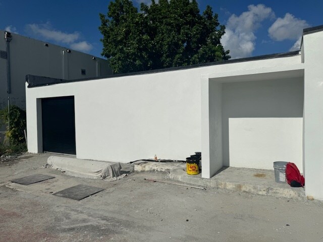 Primary Photo Of 3705 NW 35th Ave, Miami Warehouse For Lease