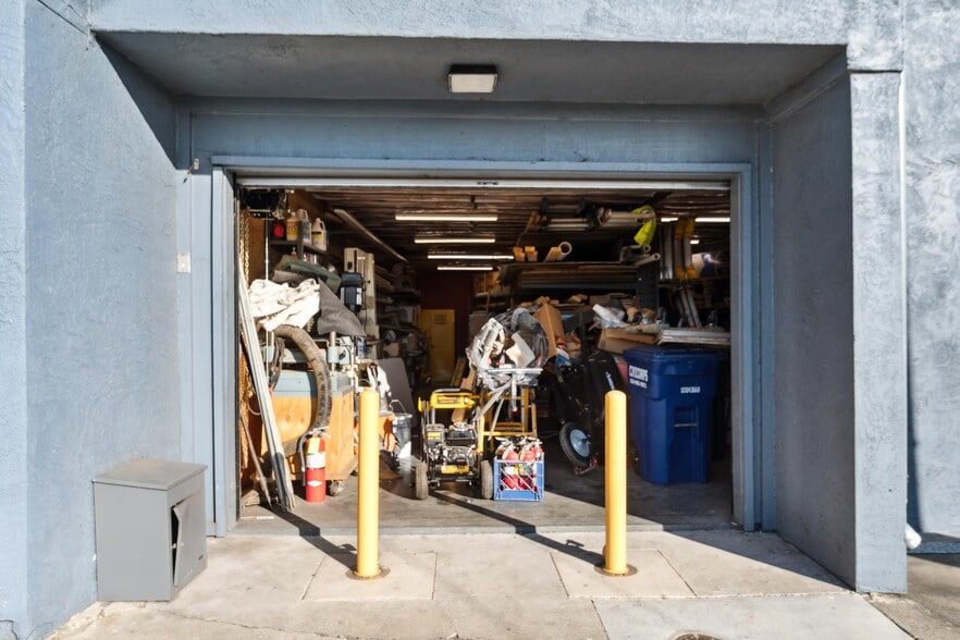 More Photos Of 1000 Calcot Pl, Oakland Warehouse For Lease