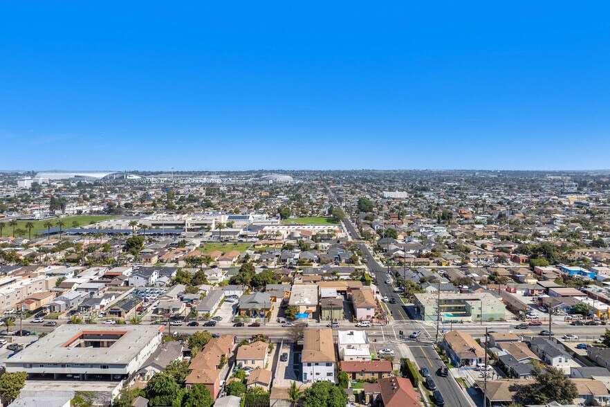 More Photos Of 10329 S Inglewood Ave, Inglewood Apartments For Sale
