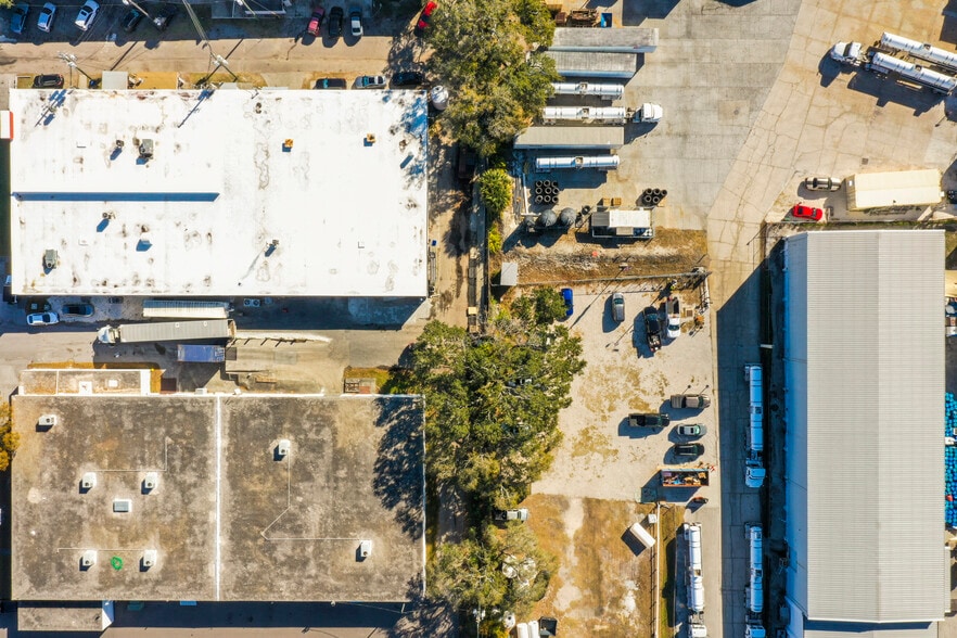 More Photos Of 1555 Sunshine Dr, Clearwater Warehouse For Sale