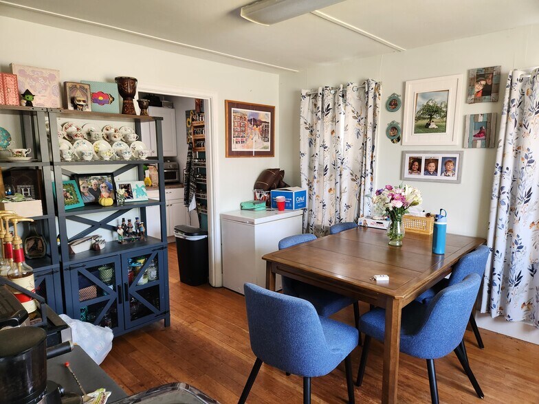 More Photos Of 53 -55 Rte 30 N, Castleton Flex For Sale