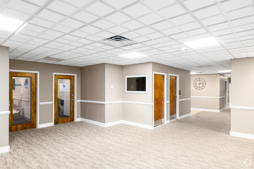 More Photos Of 950 N Kings Hwy, Cherry Hill Medical For Lease