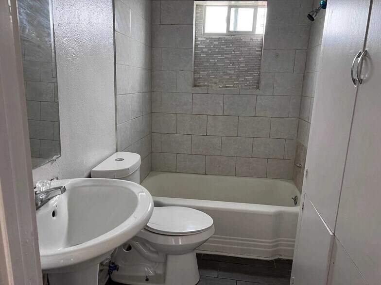 More Photos Of , Del Rio Unknown For Sale